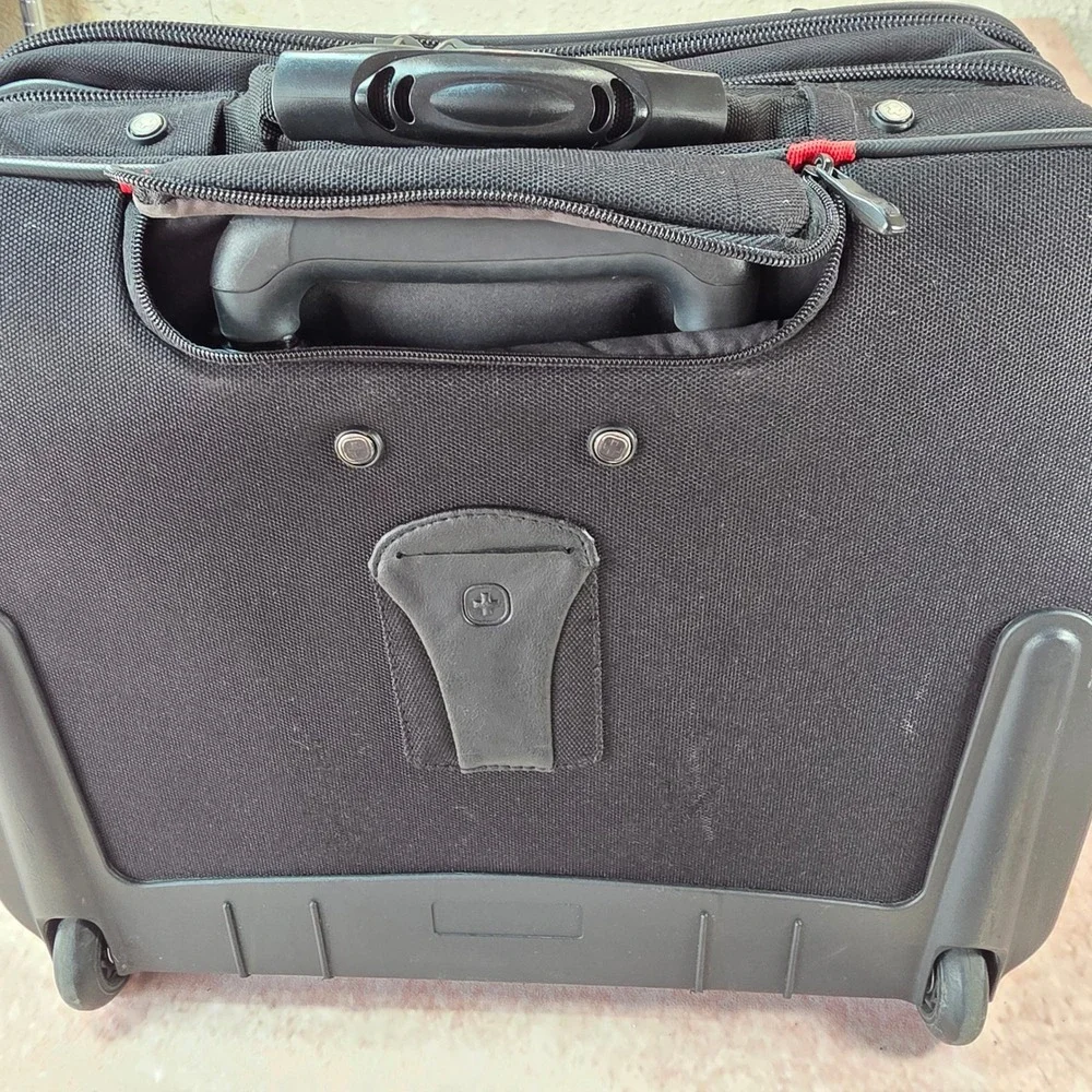 Wenger Swiss Army Patriot 17 Rolling Laptop Briefcase Wheeled Case Black